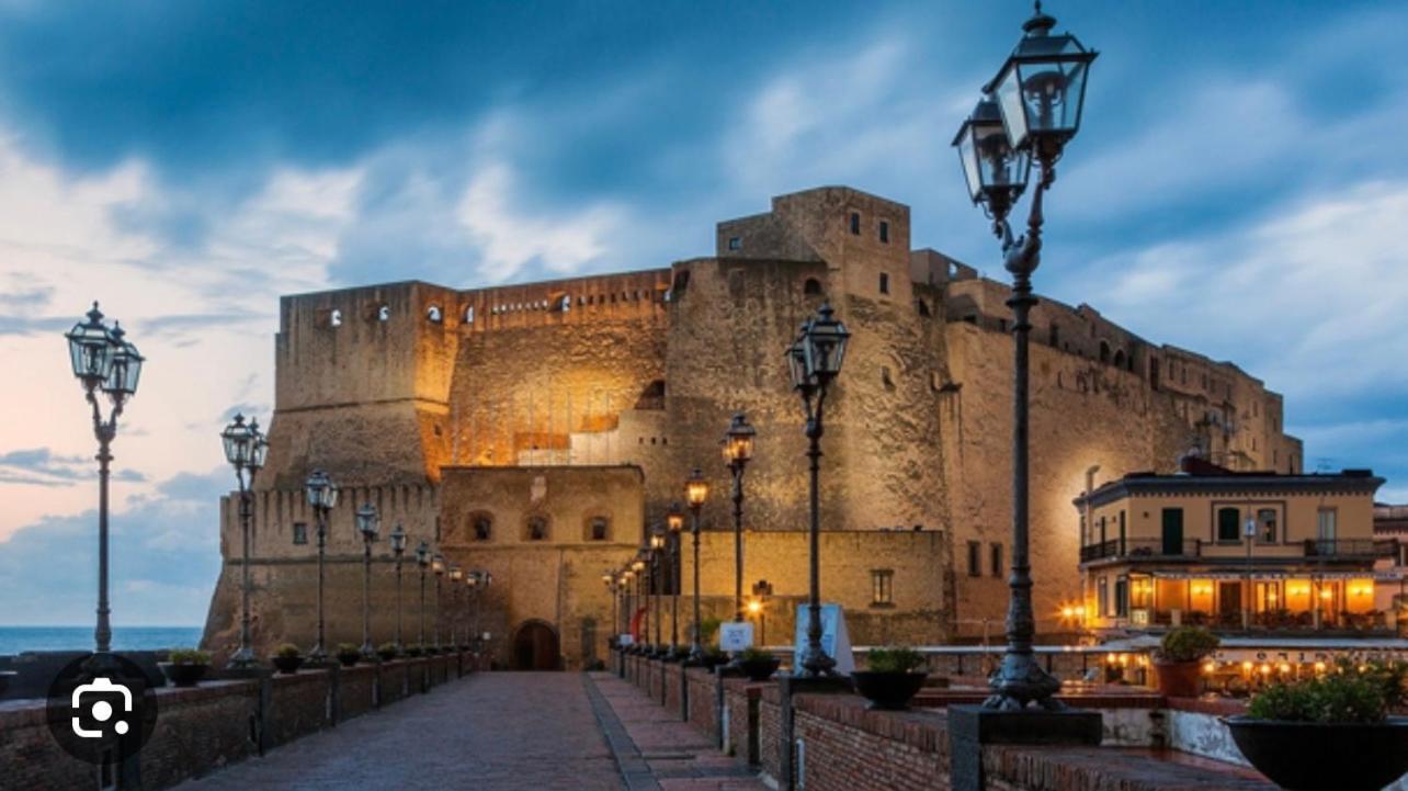 Appartamento La Casa Di Benedetta Napoli Esterno foto